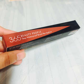 뷰티피플 365 스테이 워터프루프 브러쉬 펜 아이라이너(03호 어필브라운) — 4점을 준 리뷰어가 2016년 10월 올린 사용 사진