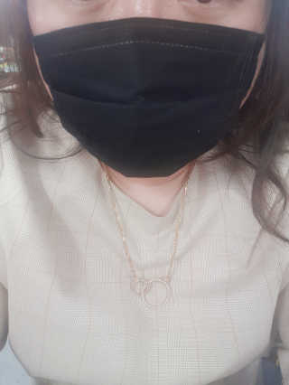 [닥터퓨리] 소프트터치 건강 + UV 블랙스타일 마스크 — 5점을 준 리뷰어가 2019년 4월 올린 사용 사진