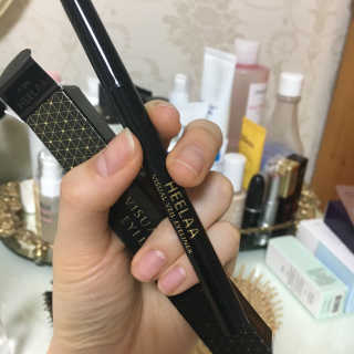 히라 비주얼 베일 아이라이너 — 4.5점을 준 리뷰어가 2017년 2월 올린 사용 사진