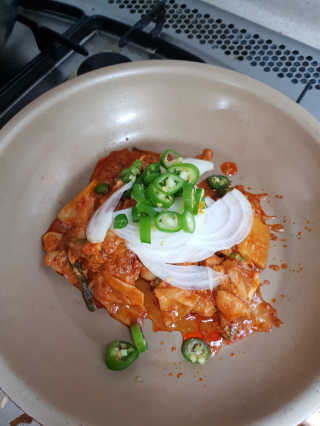 뜰아채유통 춘천닭갈비덮밥소스와 머쉬마루 버섯 — 2.33점을 준 리뷰어가 2018년 12월 올린 사용 사진