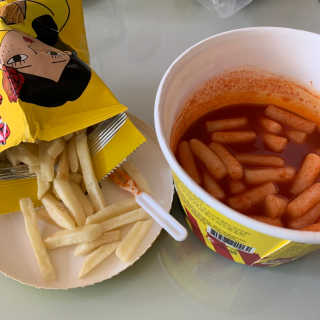 청담동말자싸롱 말자네떡볶이4EA말자네빠삭빠삭감튀5EA — 4점을 준 리뷰어가 2019년 1월 올린 사용 사진