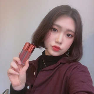 [블랙루즈] 에어 핏 벨벳 틴트3 택1+랜덤1 — 5점을 준 리뷰어가 2019년 2월 올린 사용 사진