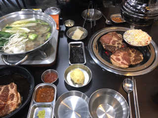 [두툼갈비] 두툼갈비 2인분 + 매콤치즈버섯 set — 4.5점을 준 리뷰어가 2018년 9월 올린 사용 사진