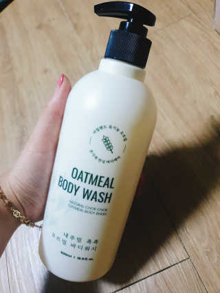 (주)에네스티 내추럴 촉촉  오트밀 바디워시 500ml — 4.5점을 준 리뷰어가 2019년 10월 올린 사용 사진