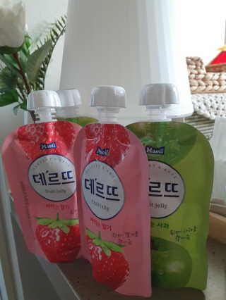 데르뜨 떠먹는 과일 3종, 짜먹는 과일 2종 총 10개 체험 — 4점을 준 리뷰어가 2020년 3월 올린 사용 사진