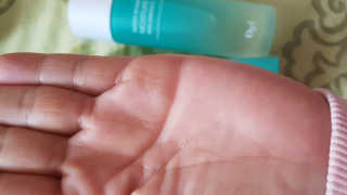 오지아이 워터 밤 모이스처 스킨 에센스 180ml — 5점을 준 리뷰어가 2019년 12월 올린 사용 사진