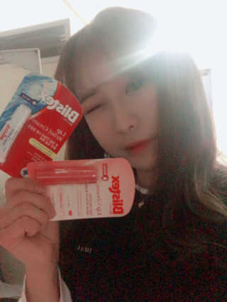 블리스텍스 립 릴리프 크림 립밤, 립 바이브런스 립밤 — 4.67점을 준 리뷰어가 2018년 11월 올린 사용 사진