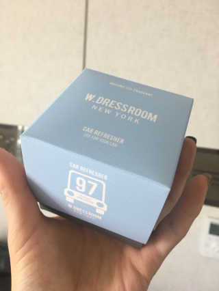 더블유드레스룸 더블유 차량용방향제 — 4.33점을 준 리뷰어가 2018년 9월 올린 사용 사진