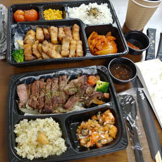 [오스테끼]마약삼겹+김치볶음밥or마약삼겹+제육볶음 — 5점을 준 리뷰어가 2019년 3월 올린 사용 사진