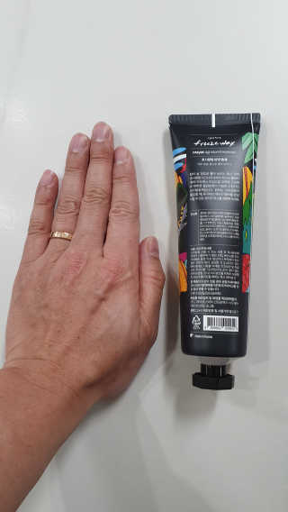 귀빈사 mayac 호시탐탐 시그니처 프리즈왁스 150ml — 5점을 준 리뷰어가 2020년 3월 올린 사용 사진