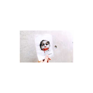 하이힐 리얼 호러마스크팩, HiHEEL REAL HORROR MASKPACK 하이힐 리얼 호러마스크팩-드라큐라 — 3점을 준 리뷰어가 2016년 12월 올린 사용 사진