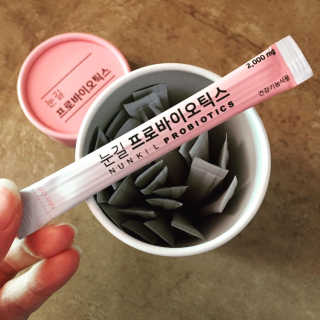 눈길 프로바이오틱스 눈길 콜라겐 프로바이오틱스 — 3점을 준 리뷰어가 2019년 11월 올린 사용 사진