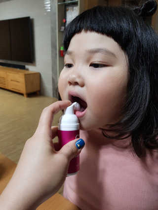 폼글 I foamgle [폼글] 거품가글 50ml 3종 - 민트, 라벤더, 라즈베리 — 5점을 준 리뷰어가 2019년 11월 올린 사용 사진