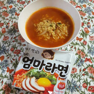 라면 그대로가 제일 맛있는 더엄마라면 — 4점을 준 리뷰어가 2019년 7월 올린 사용 사진