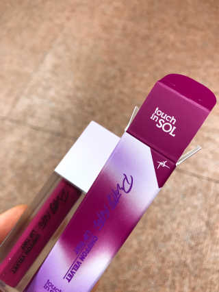터치인솔 프리티필터 쉬폰 벨벳 립틴트 비비드팝 컬렉션 — 4.5점을 준 리뷰어가 2019년 3월 올린 사용 사진