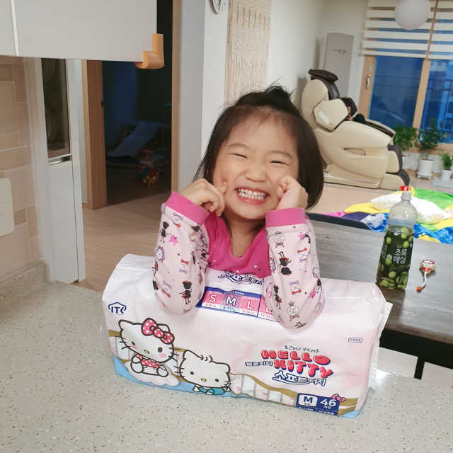 부드러운 헬로키티 기저귀 테이프형 리뷰 사진