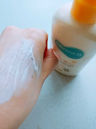 더마비 에브리데이 선블록 SPF50+ PA++++ — 5점을 준 리뷰어가 2019년 4월 올린 사용 사진