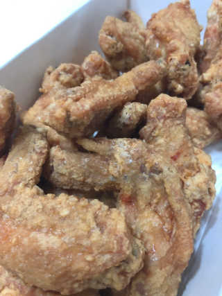 [치킨마루]-  빠사칸윙봉현미 + 콜라 500ml — 5점을 준 리뷰어가 2019년 7월 올린 사용 사진
