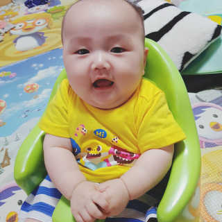 [베이비앤아이] 핑크퐁 아기상어 유아 반팔티 — 5점을 준 리뷰어가 2019년 6월 올린 사용 사진