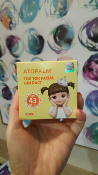 아토팜 톡톡 페이셜 선팩트 SPF43 PA+++ — 5점을 준 리뷰어가 2018년 3월 올린 사용 사진