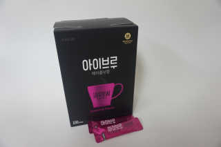 한국맥널티 아이브루 헤이즐넛향 100T — 5점을 준 리뷰어가 2019년 11월 올린 사용 사진