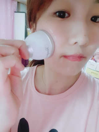 [더마퀸]쿨링스틱 페이스앤아이 — 5점을 준 리뷰어가 2019년 5월 올린 사용 사진