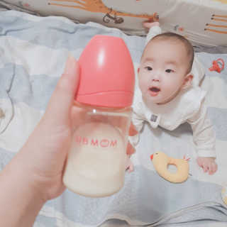 유비맘 PPSU 젖병 노꼭지_200ml_컬러 랜덤 발송 — 4점을 준 리뷰어가 2019년 12월 올린 사용 사진