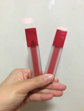 [블랙루즈] 에어 핏 벨벳틴트 시즌1 7종 중 택1+랜덤1 — 5점을 준 리뷰어가 2018년 10월 올린 사용 사진