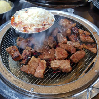 [두툼갈비] 두툼갈비 2인분 + 매콤치즈버섯 set — 5점을 준 리뷰어가 2018년 9월 올린 사용 사진