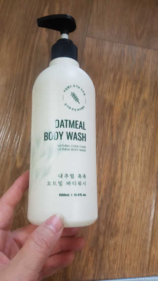 (주)에네스티 내추럴 촉촉  오트밀 바디워시 500ml — 4점을 준 리뷰어가 2019년 10월 올린 사용 사진