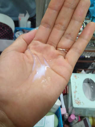 이솔화장품 이솔 세범 리스 포어 토너 200ml — 4.33점을 준 리뷰어가 2018년 8월 올린 사용 사진