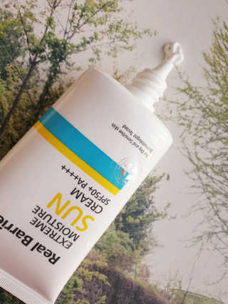 리얼베리어 익스트림 모이스처 선크림 SPF50+ PA++++ — 4.5점을 준 리뷰어가 2019년 4월 올린 사용 사진