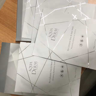 아쿠아큐링 아쿠아덤 바이오셀룰로오스 페이스앤넥 마스크팩 10매 — 4.33점을 준 리뷰어가 2018년 9월 올린 사용 사진