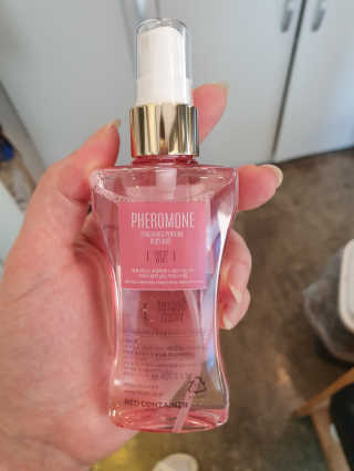 레드컨테이너 페로몬향 퍼퓸 바디미스트 80ml — 5점을 준 리뷰어가 2020년 3월 올린 사용 사진
