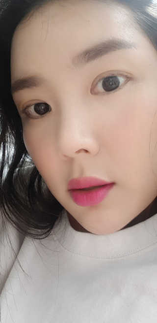 지고트 로맨틱 키스 립스틱 — 5점을 준 리뷰어가 2019년 2월 올린 사용 사진