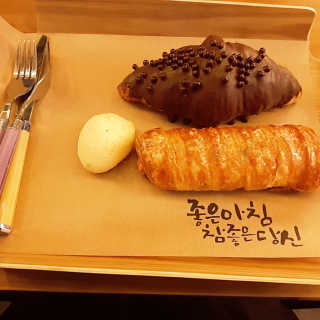 좋은아침페스츄리 좋은 아침 페스츄리 12,000원 이용권 — 4.33점을 준 리뷰어가 2018년 12월 올린 사용 사진