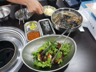 [두툼갈비] 두툼갈비 2인분 + 매콤치즈버섯 set — 3.67점을 준 리뷰어가 2018년 9월 올린 사용 사진