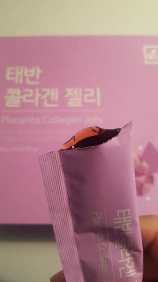 네츄럴굿띵스 태반 콜라겐 젤리 15포 — 5점을 준 리뷰어가 2018년 11월 올린 사용 사진