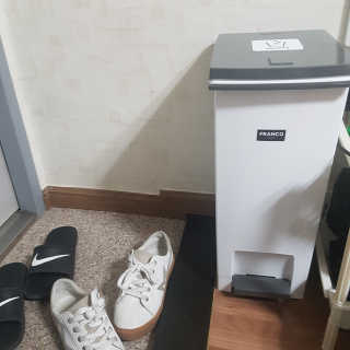 창신리빙 [FRANCO 페달형 분리수거함]똑똑한 수납 인테리어 — 4.33점을 준 리뷰어가 2018년 7월 올린 사용 사진