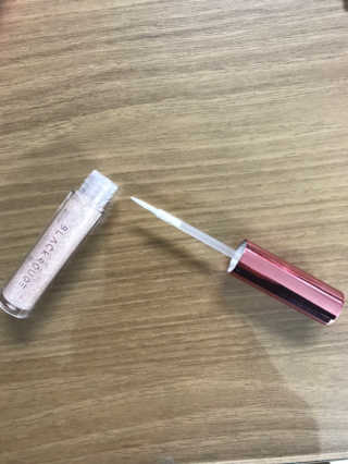 [블랙루즈] 펄블리 아이 글리터 2종 — 3.5점을 준 리뷰어가 2019년 1월 올린 사용 사진