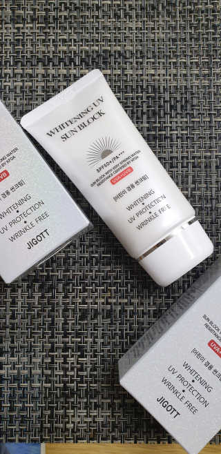 지고트 화이트닝 유브이 썬블럭 크림 70ml,1+1 — 5점을 준 리뷰어가 2019년 7월 올린 사용 사진