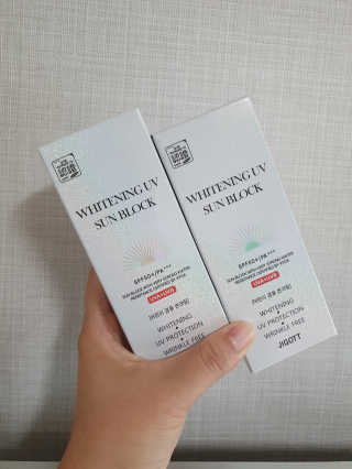 지고트 화이트닝 유브이 썬블럭 크림 70ml,1+1 — 5점을 준 리뷰어가 2019년 8월 올린 사용 사진