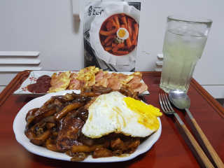 잠실맛집,홍코너떡볶이가우리집에[옛날맛,짜장맛옵션] — 5점을 준 리뷰어가 2019년 11월 올린 사용 사진