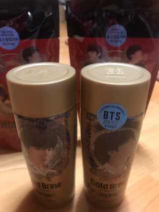 한국야쿠르트 핫브루 콜드브루 BTS 일러스트 — 4.5점을 준 리뷰어가 2018년 10월 올린 사용 사진