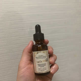 [스킨큐어] 산다화 비타민C 화이트닝 에센스 30ml — 5점을 준 리뷰어가 2019년 7월 올린 사용 사진