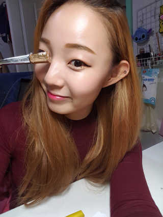 딜라잇18 홀리몰리 글리터라이너 — 3점을 준 리뷰어가 2016년 10월 올린 사용 사진