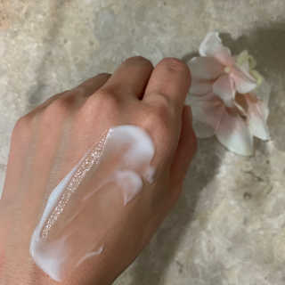 비욘드 딥 모이스처 시그니처   바디 에멀전 — 5점을 준 리뷰어가 2019년 5월 올린 사용 사진
