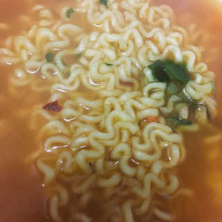 라면 그대로가 제일 맛있는 더엄마라면 — 3.5점을 준 리뷰어가 2019년 6월 올린 사용 사진