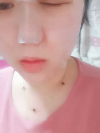 쥬시줄리 체리블라썸 젤리겔 마스크 — 5점을 준 리뷰어가 2020년 4월 올린 사용 사진