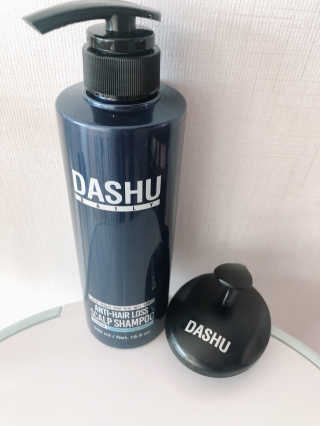 다슈코리아 다슈 단백질 한방 두피 골드 샴푸 500ml +샴푸브러쉬 — 5점을 준 리뷰어가 2019년 10월 올린 사용 사진